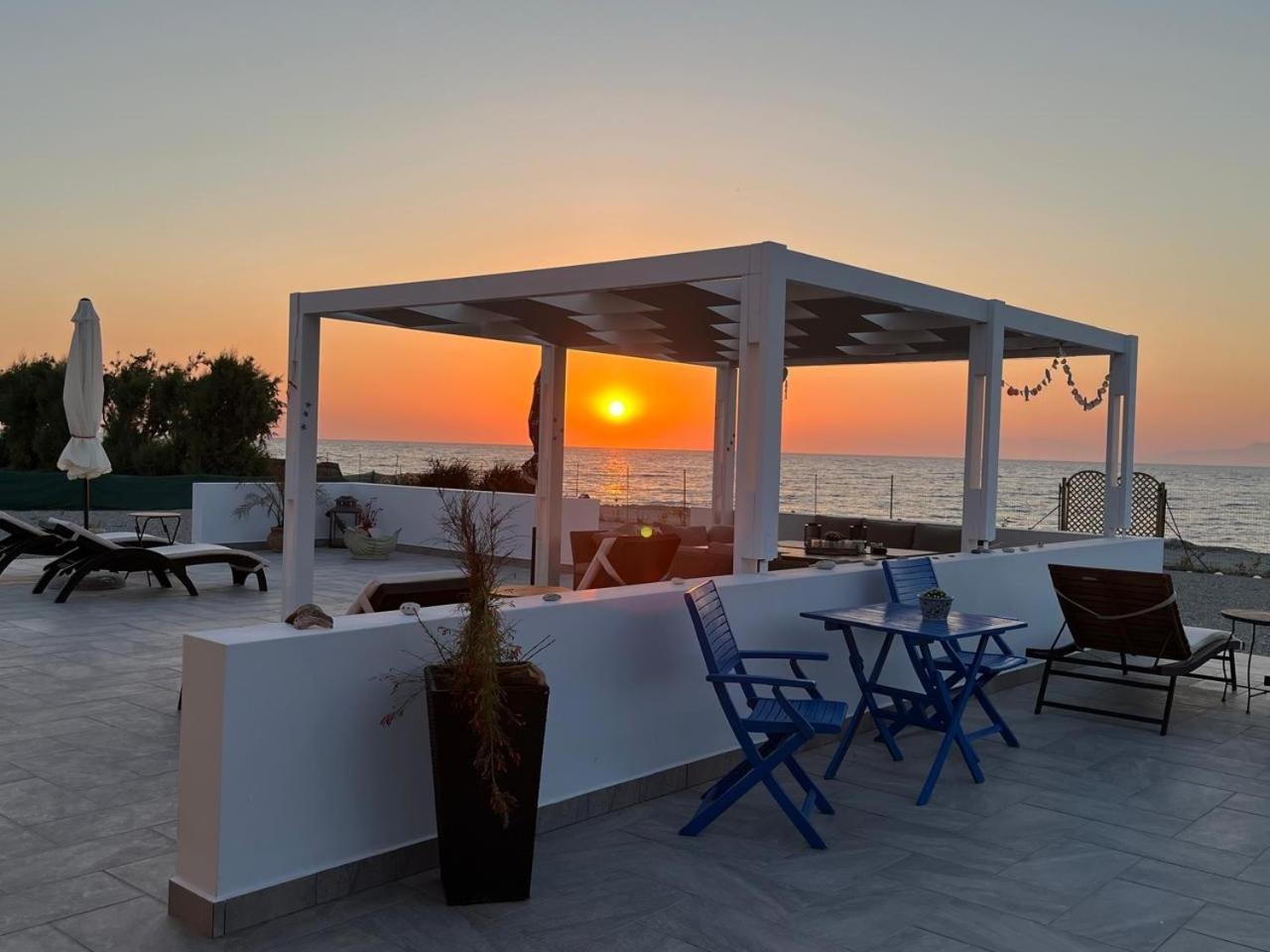 Lambou Beach Sunset Soroni Exterior foto